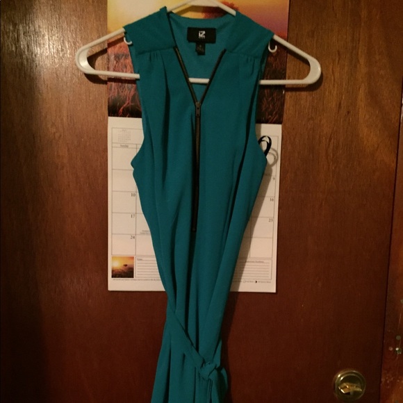 Dresses - Picture 1 of 3